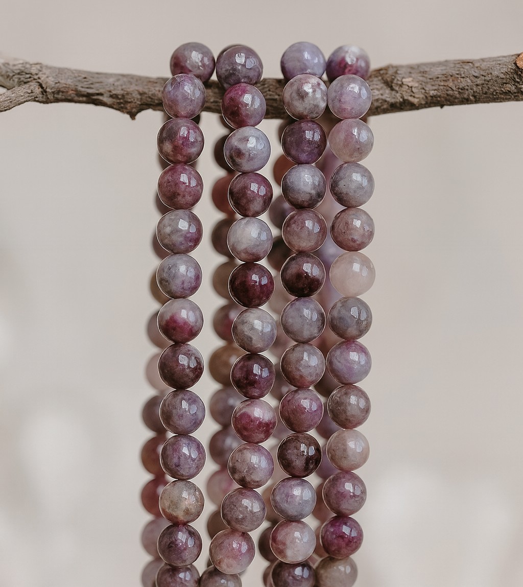 Natürlicher Turmalin Perlenstrang 6,2 - 6,3 mm Pflaumenblüte (ca. 61 Perlen / ca. 39 cm Länge)