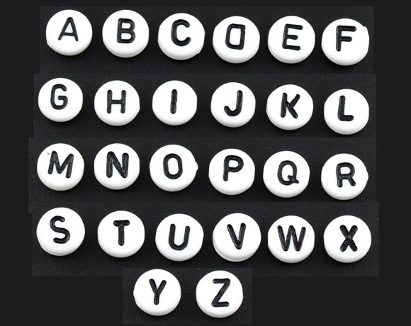 B08354A 100 runde Buchstaben Perlen aus Acryl gemischt von A - Z