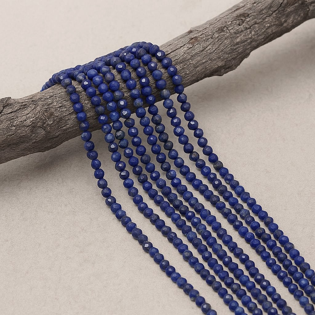 Lapislazuli Perlenstrang 2 - 2,4 mm facettiert (ca. 175 Perlen / ca. 39 cm Länge)