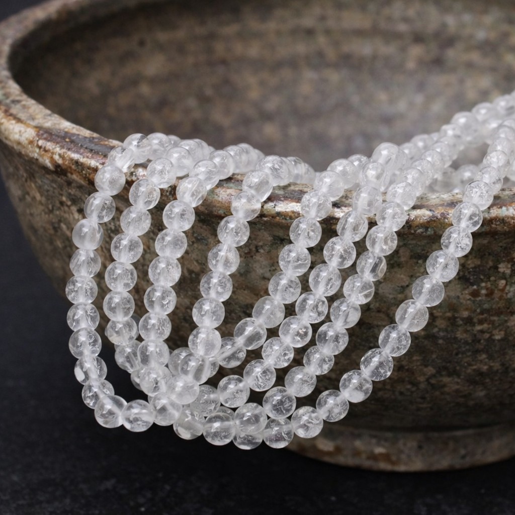 Weißer Quarzkristall Perlenstrang 6 mm (ca. 68 Perlen / ca. 39 cm Länge)