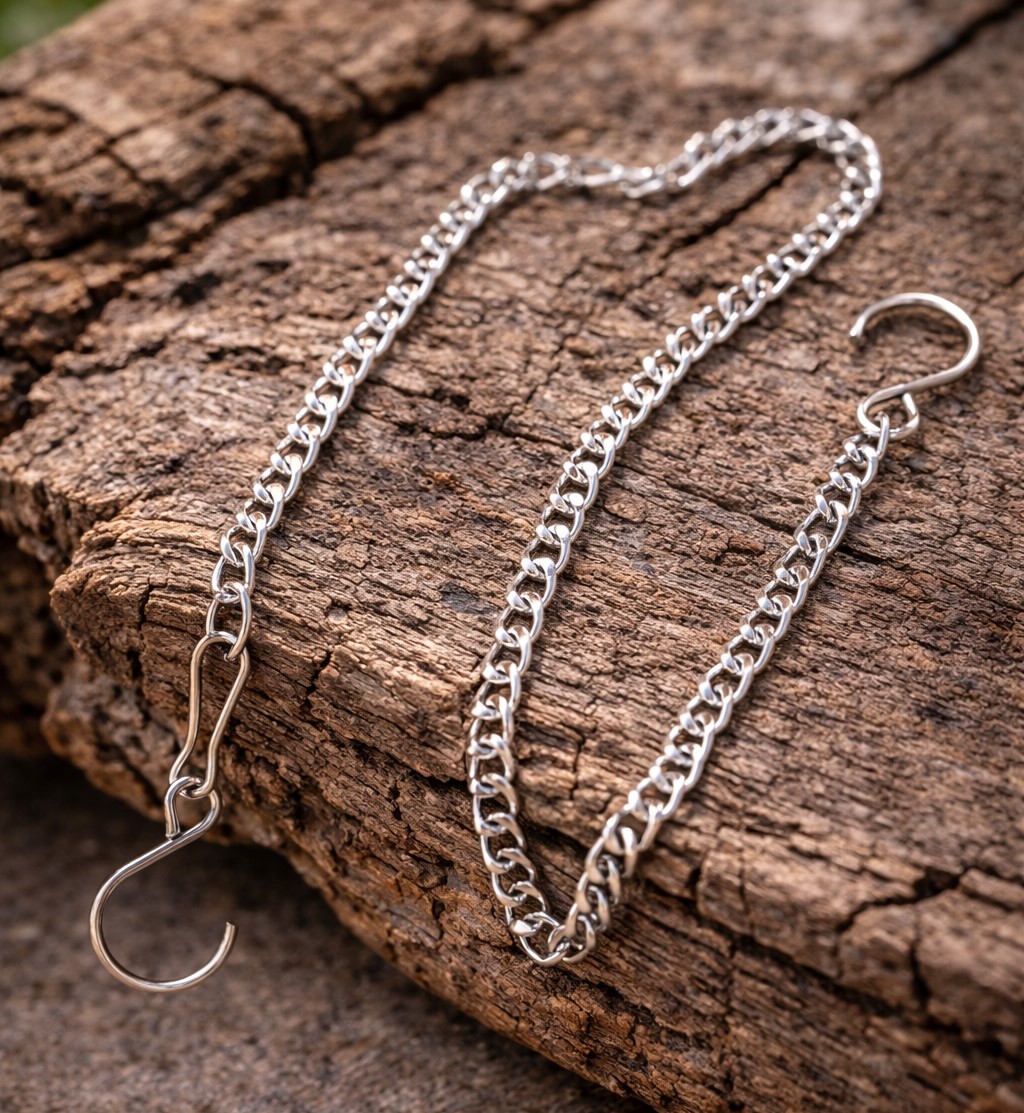 S-förmige Haken aus Edelstahl mit Figarokette zum aufhängen von Lichtfängern