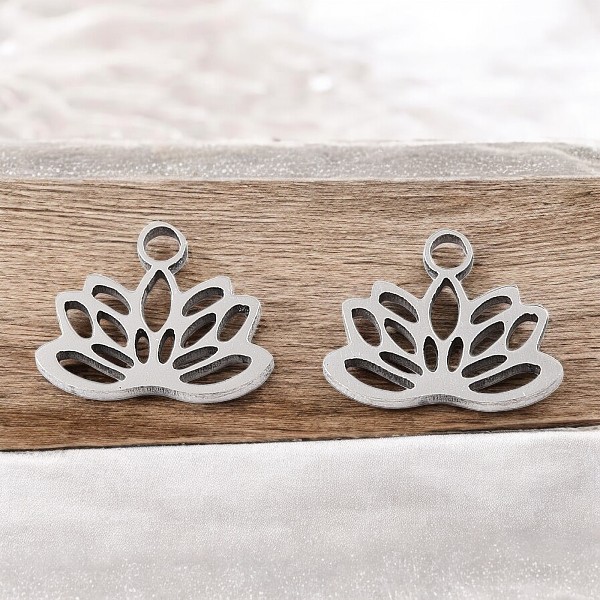2 zierliche Charm Edelstahlanhänger Lotusblume 7,5 x 9,5 x 1 mm 2 zierliche Charm Edelstahlanhänger Lotusblume 7,5 x 9,5 x 1 mm