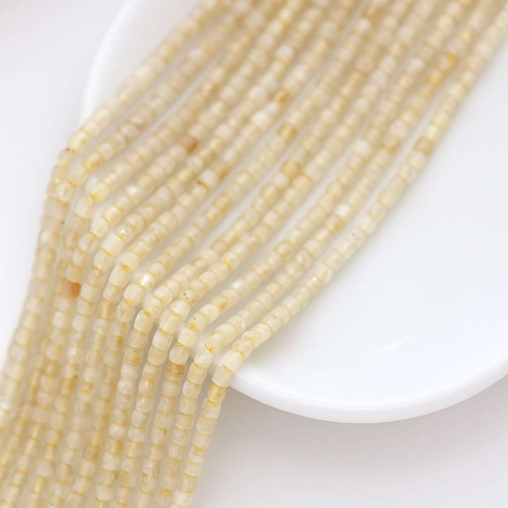 Citrin Perlenstrang Würfel 2,5 x 2,5 x 2,5 mm (ca. 190 Perlen / ca. 38 cm Länge)