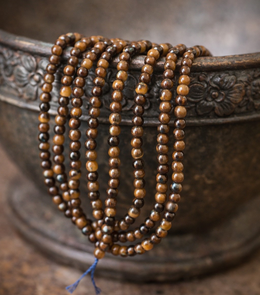 Natürlicher Tigeraugen Perlenstrang glatt glänzend 4,5 - 4,6 mm  (ca. 86 Perlen / ca. 37 cm)