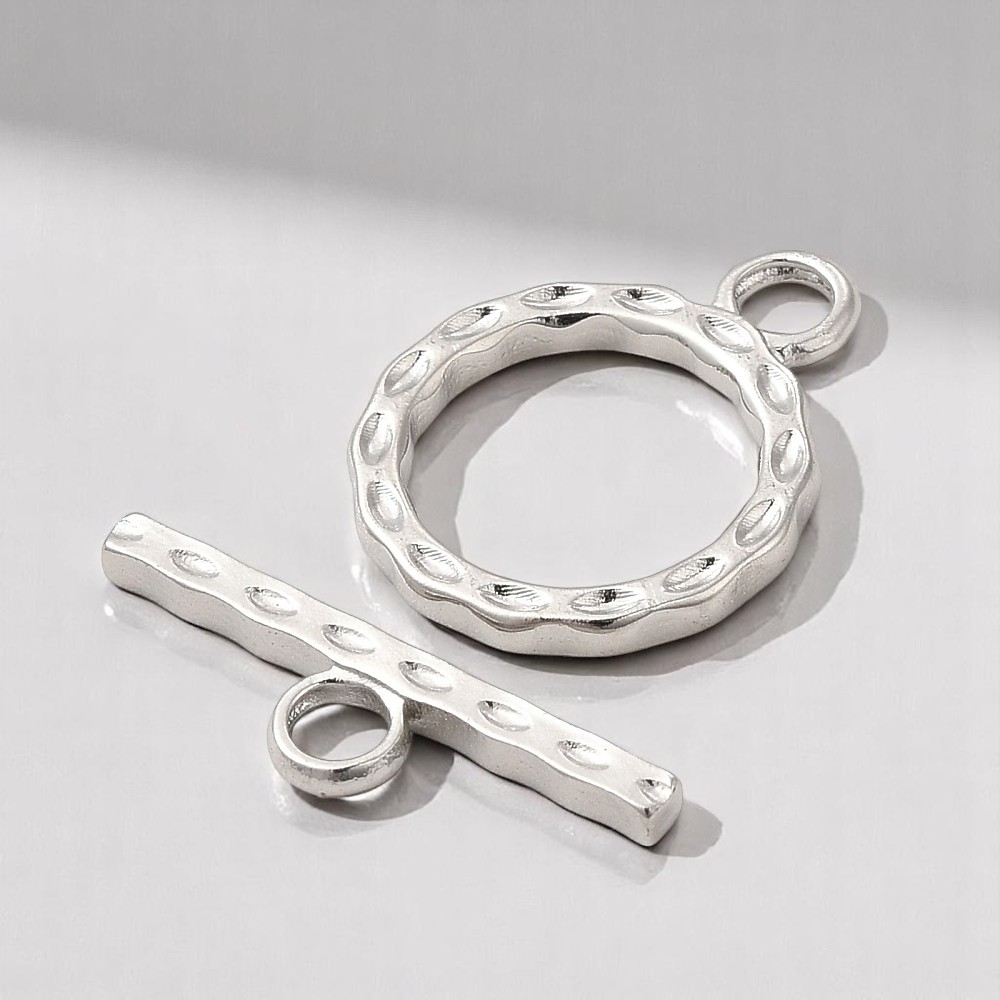 Knebelverschluss aus Edelstahl  Ring 18 x 14 x 2 mm Stab: 19,5 x 5,5 x 2 mm Knebelverschluss aus Edelstahl  Ring 18 x 14 x 2 mm Stab: 19,5 x 5,5 x 2 mm