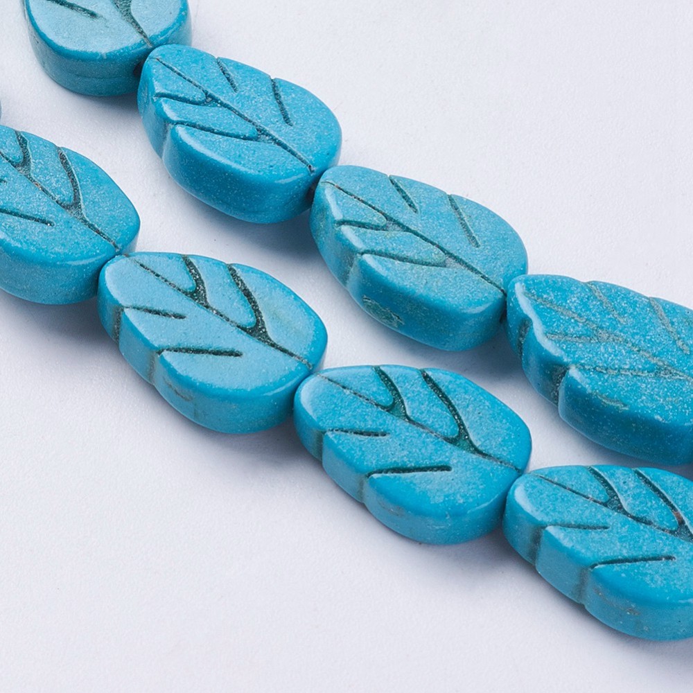 Türkisfarbener Blätter Perlenstrang 13 x 9 x 3,5 mm (ca. 29 Perlen / ca. 38 cm Länge)