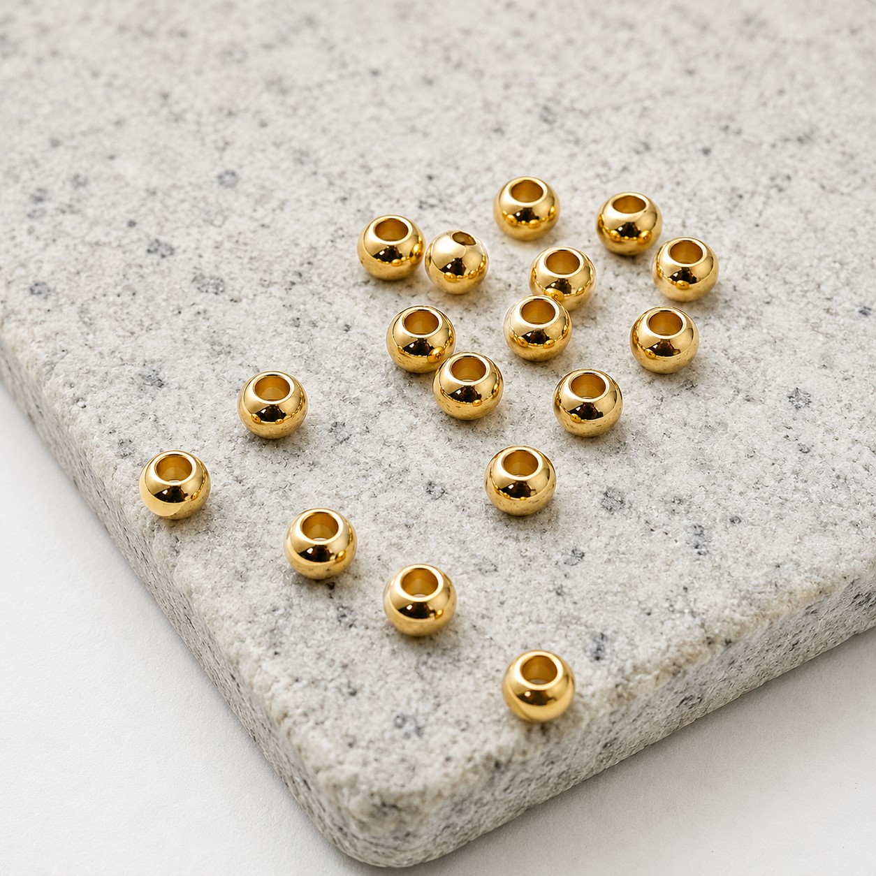 20 Edelstahl Perlen 3 x 2 mm goldfarben Zwischenperlen Spacer Abstandsperlen