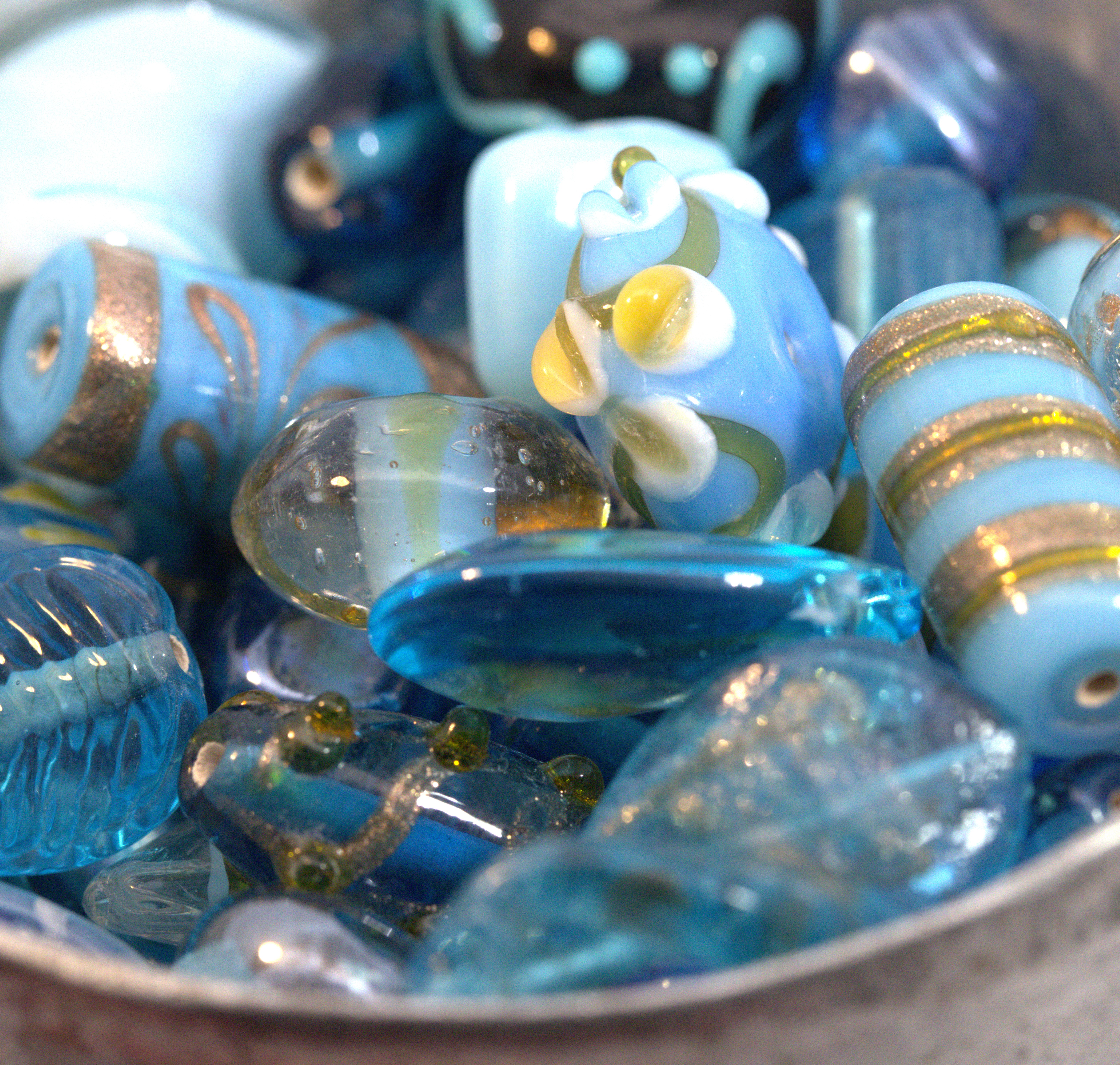 Böhmische Lampwork und Glasperlen 50 Gramm Überraschungsbeutel himmelblau