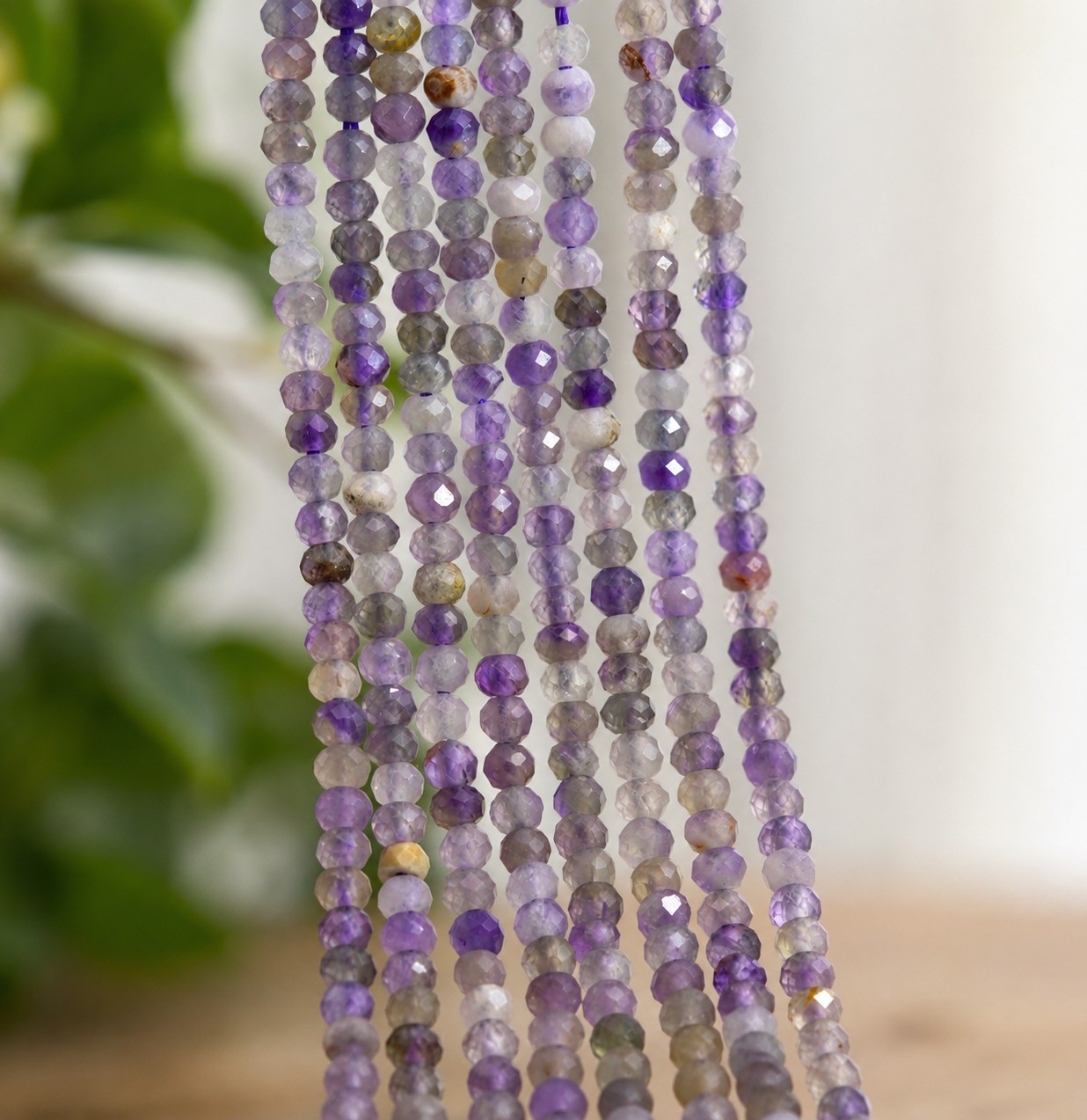 Amethyst Perlenstrang 3 x 2 mm facettierte Perlen (ca. 39 cm Länge)