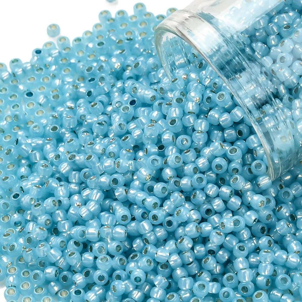 toho-perlen-milky-aqua