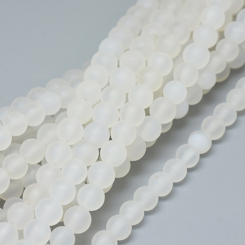Natürlicher gefrosteter Achatperlenstrang weiß matt 5,5 mm (ca. 71 Perlen / ca. 37,5 cm Länge)